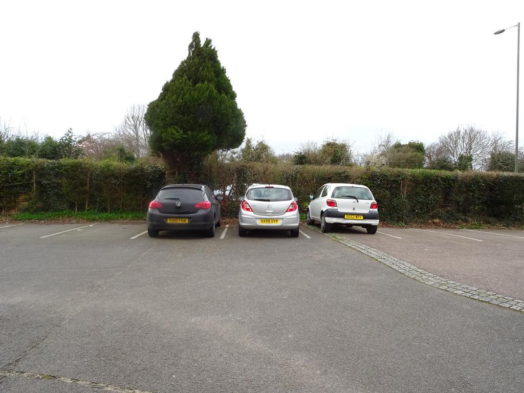 The Gatwick White House Hotel Horley Exterior photo