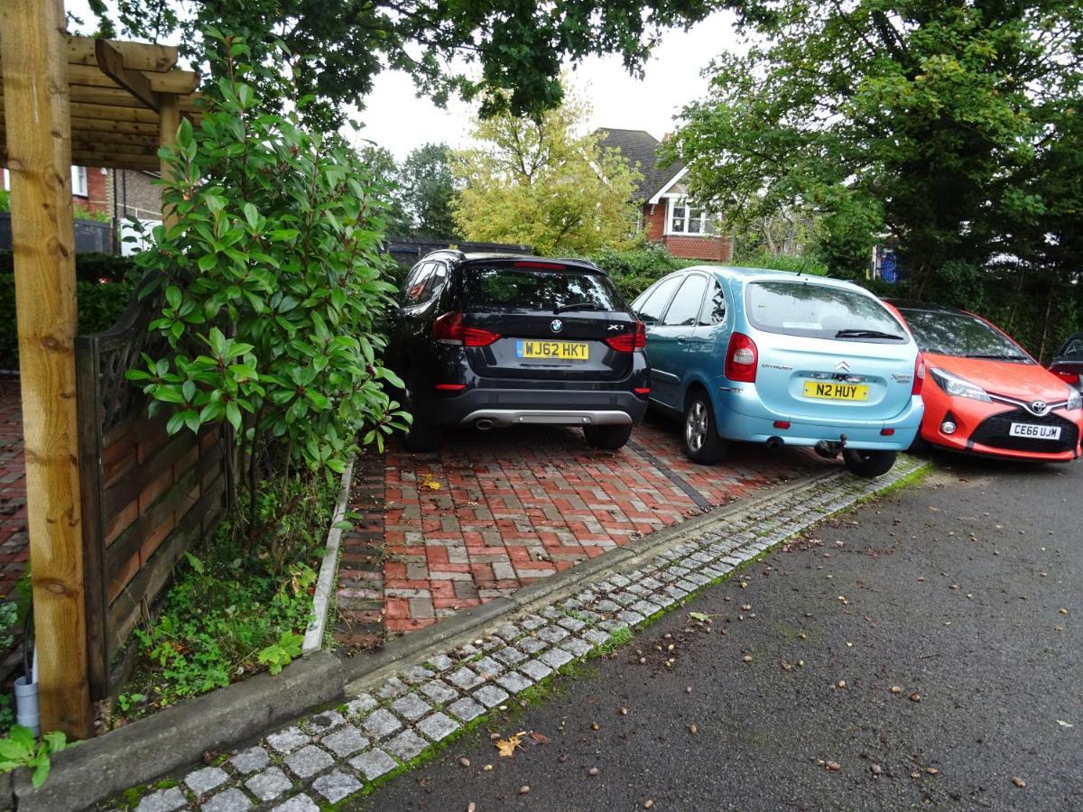 The Gatwick White House Hotel Horley Exterior photo